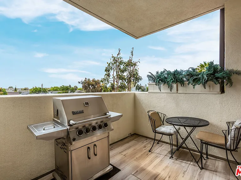 5547 Palm Dr — Photo 12