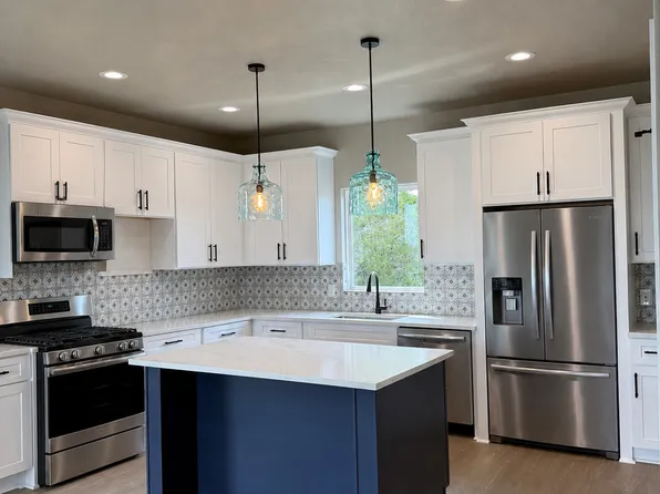 748 Riviera, Canyon Lake, TX 78133