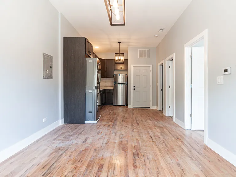 1742 N California Ave #2R — Photo 5