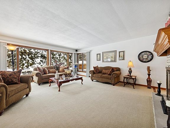 3rd image of 7216 S Octavia Ave