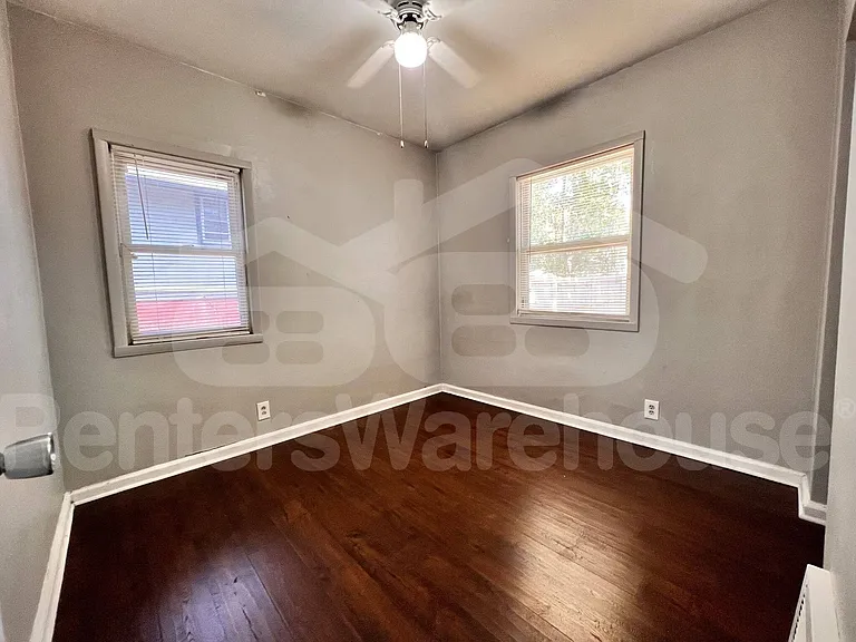 2717 College Ave — Photo 9