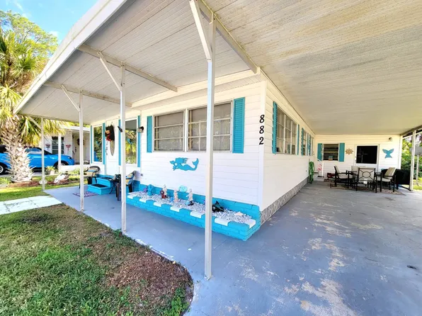 882 Peg Legs Ct, North Fort Myers, FL 33917