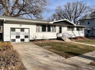 212 E 7th St, Freeman, SD 57029