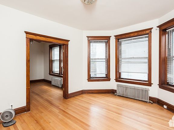 2nd image of 3652 N Janssen Ave #Ch1