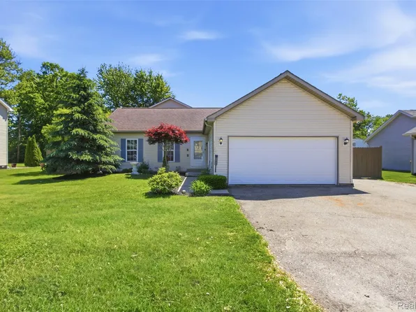 11293 Delano St, Romulus, MI 48174