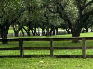 612 Davies Rd, Inez, TX 77968