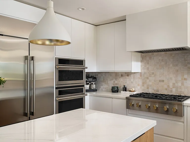 31 San Marino Dr — Photo 13