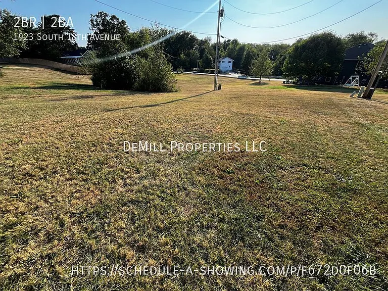 1923 S 18th Ave — Photo 3