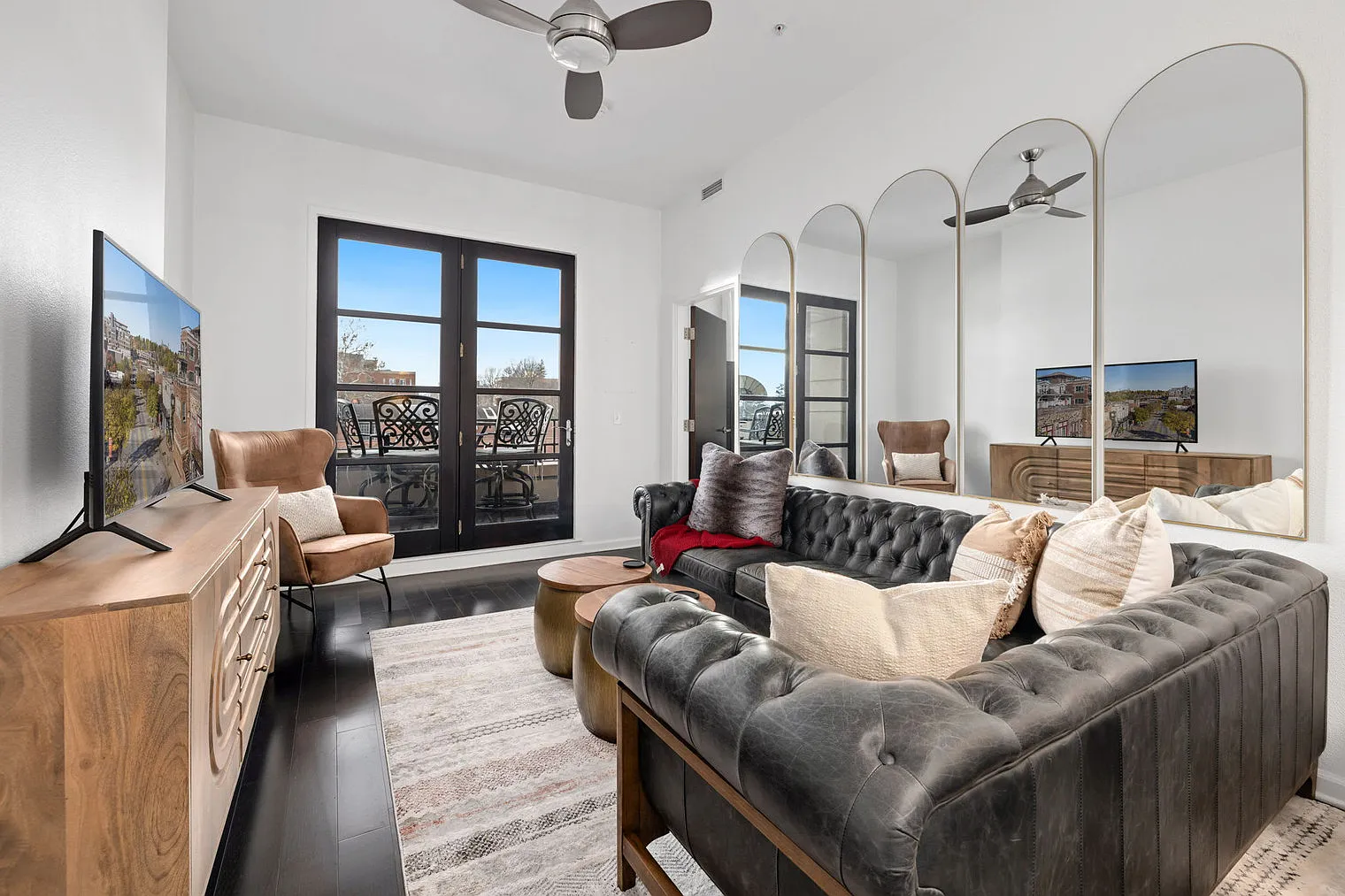 1 bed, 1.0 bath, 516 sqft, $3,584 — Photo 1