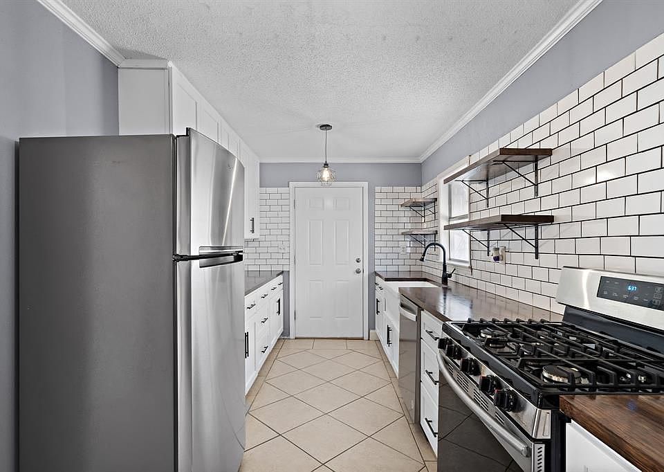 1st image of 3408 1/2 Roseland St #2
