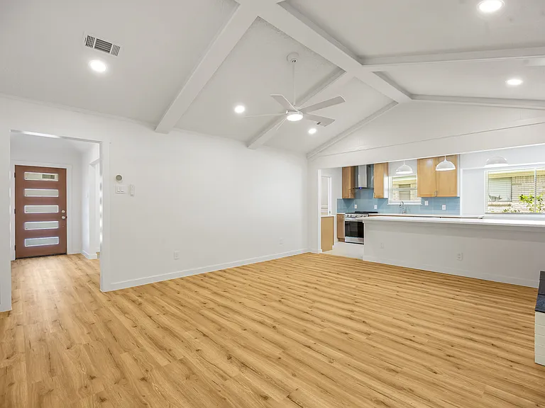 3013 Conejos Dr — Photo 12
