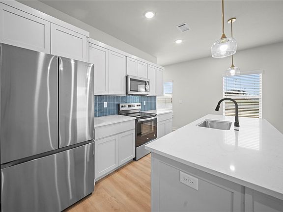 5th image of 1701 Cuppett Cir