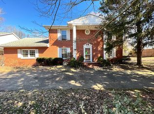 317 Lancassange Dr, Jeffersonville, IN 47130