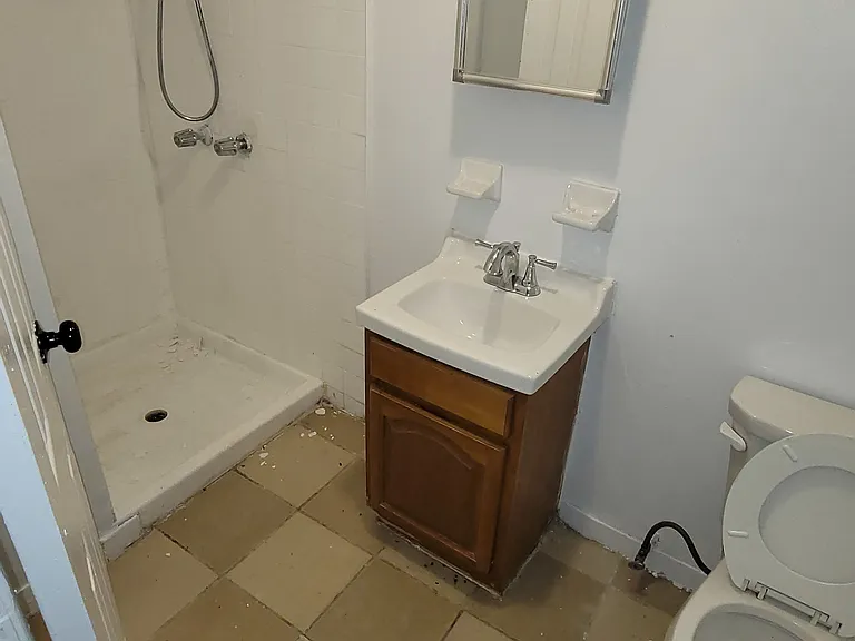 1841 Mohegan Ave #15 — Photo 7