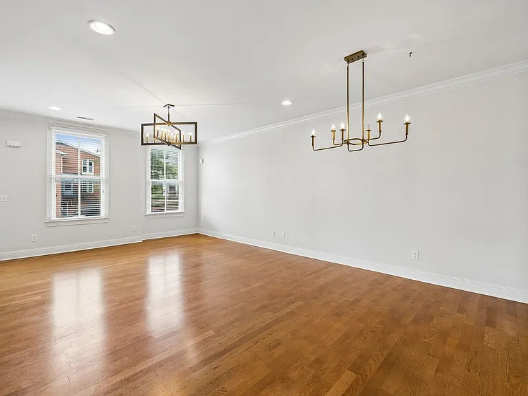 2110 Acklen Ave #101 — Photo 9