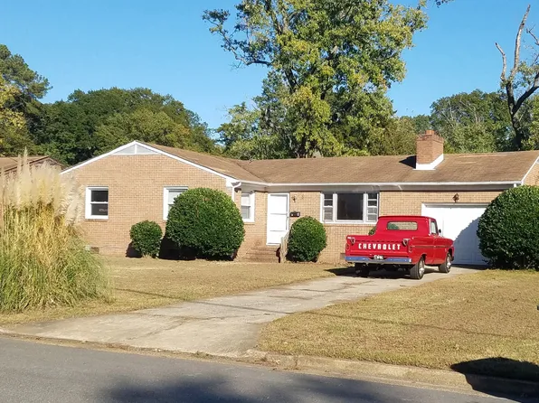 8 Nathan St, Hampton, VA 23669