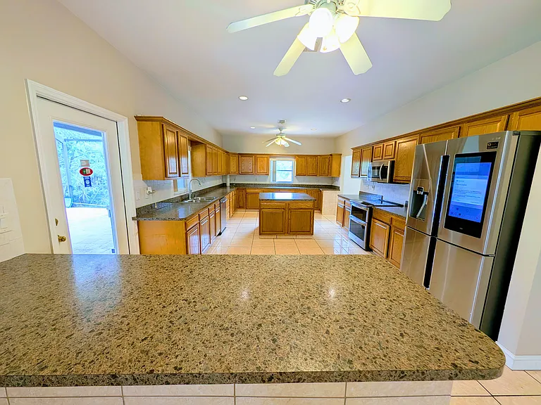 284 Peninsula Ave — Photo 11