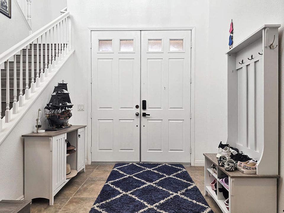 1st image of 5015 Thornberry Way