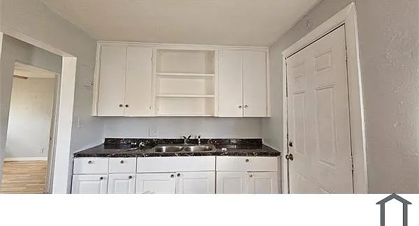 1 bed, 560 sqft, $1,200 — Photo 4