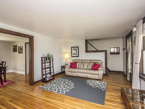 5th image of 43 Parkview Ave