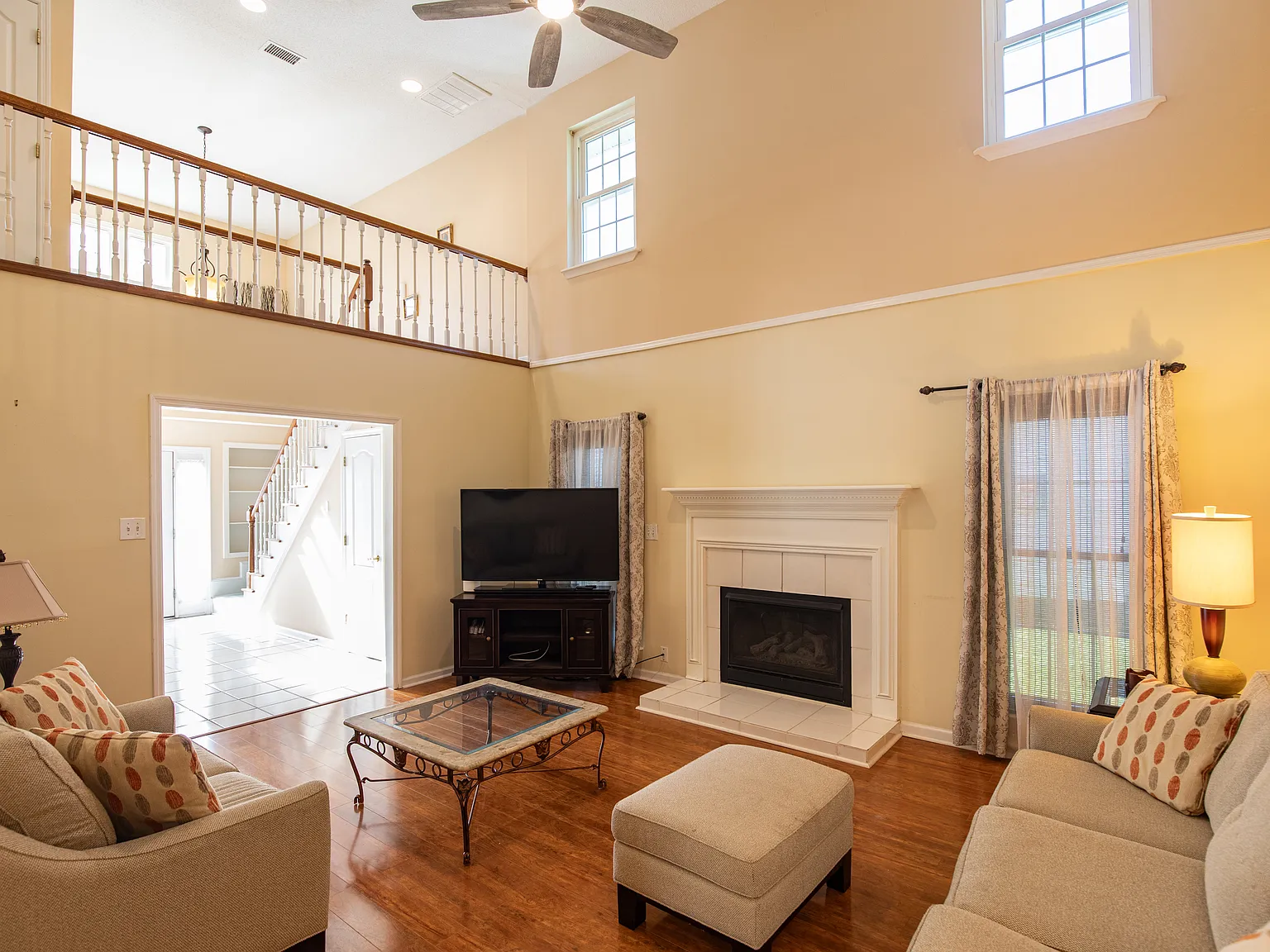 3 bed, 2.5 bath, 1940 sqft, $3,000 — Photo 4