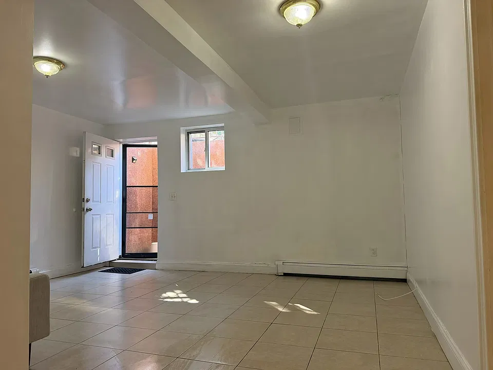 4028 215th Pl