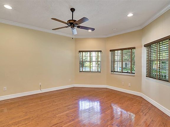 5th image of 1434 Catherine St #1