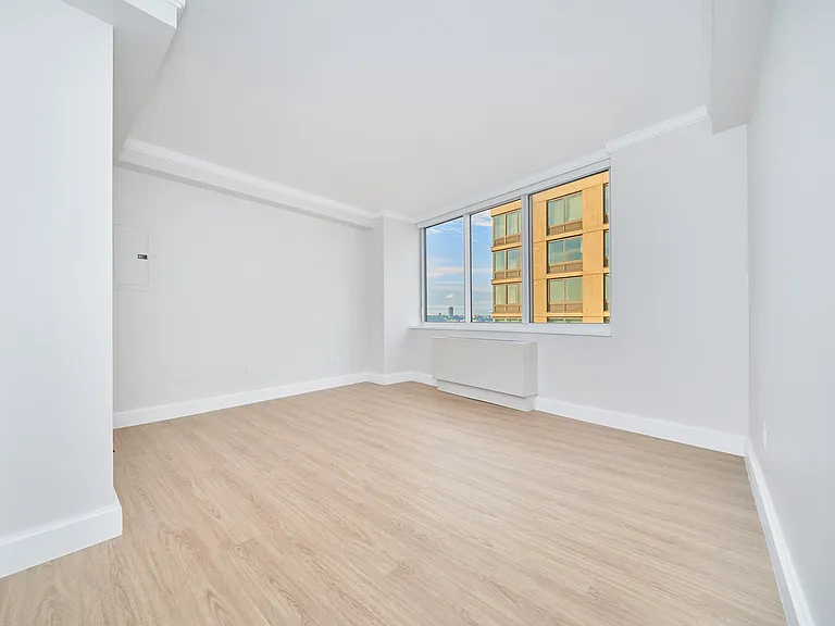 140 Riverside Blvd #1209 — Photo 10