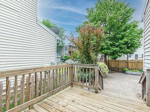 3rd image of 1003 Catherine St