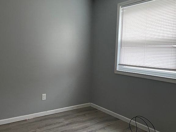 5th image of 435 E Cass St