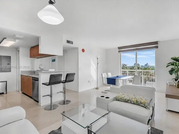 816 NW 11th St APT 607, Miami, FL 33136