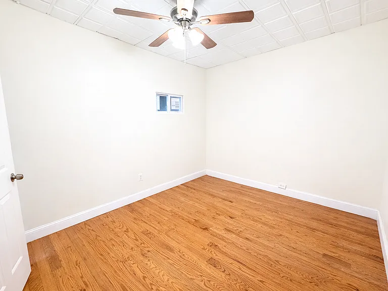 22 Chestnut St #1 — Photo 8