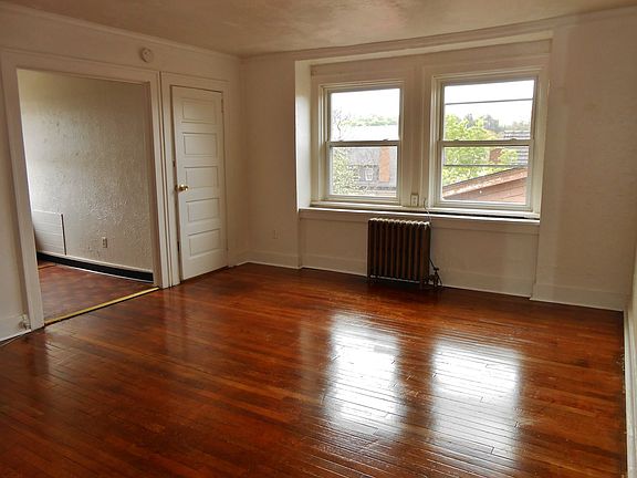 2nd image of 5622 Stanton Ave #7