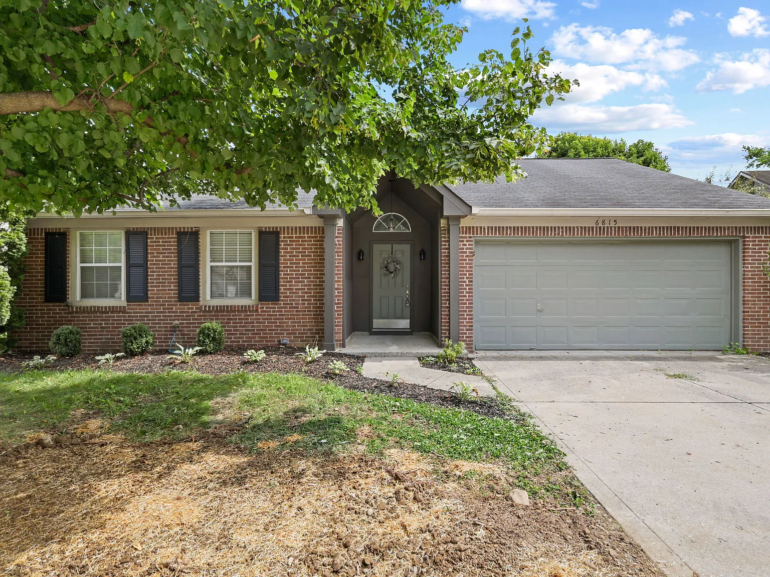 3 bed, 1220 sqft, $2,400 — Photo 1
