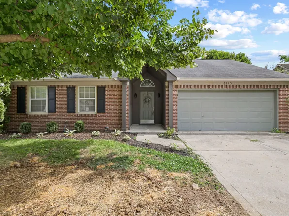 6815 Cherry Laurel Ln, Fishers, IN 46038
