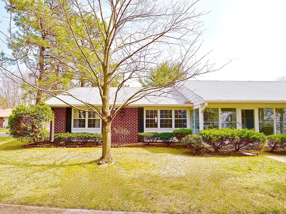 1st image of 985A Aberdeen Dr #100A