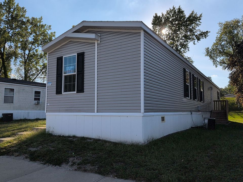 2nd image of 960 S 74th Ter