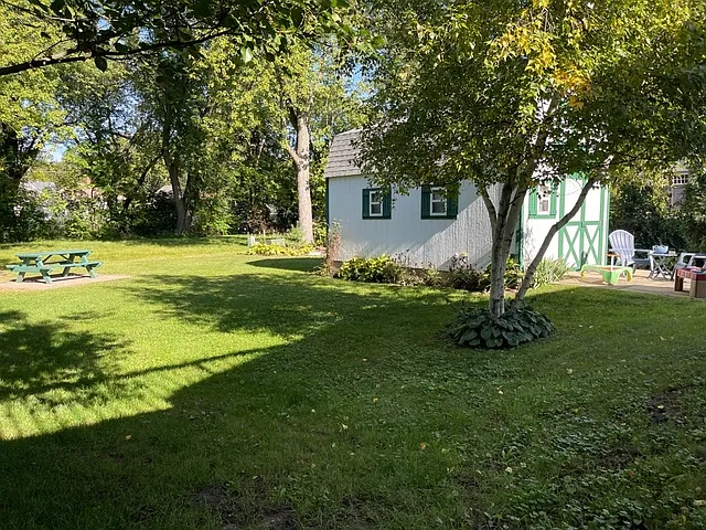 2 bed, 880 sqft, $1,625 — Photo 2