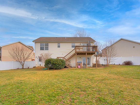 4th image of 185 Aster Ln