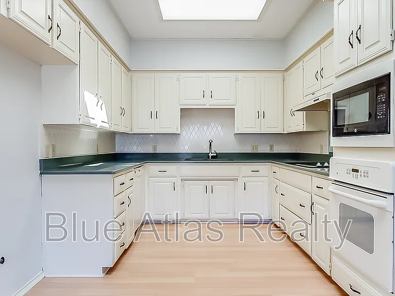 5727 Ridgerock Rd — Photo 7