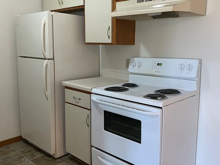 Edgewood Court Apartments LLC — Photo 8