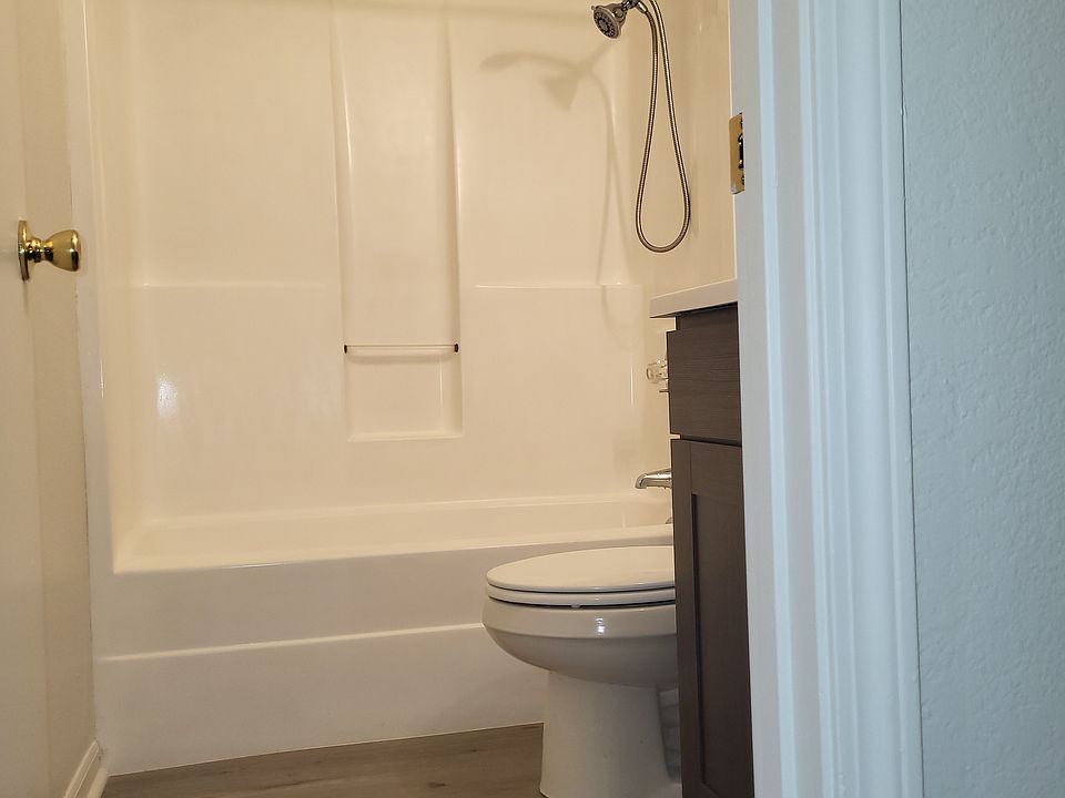 Main bathroom