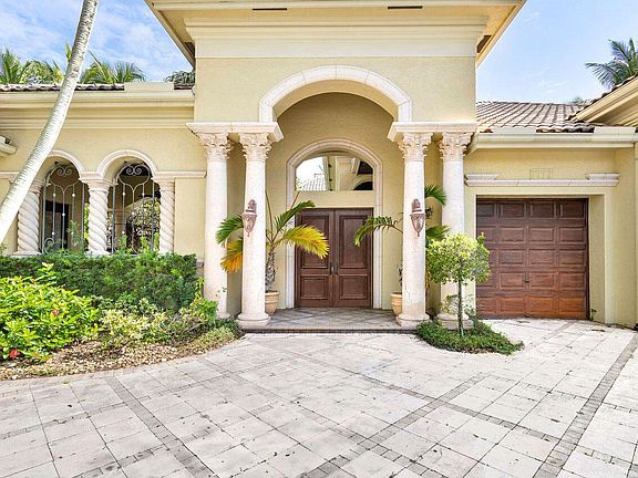 4th image of 5975 Vintage Oaks Circle