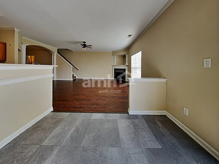 2528 Ingleside Dr — Photo 7