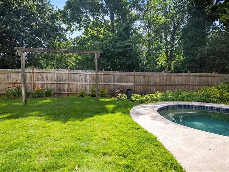 1213 Club Walk Dr NE — Photo 22
