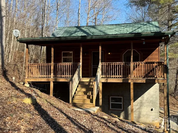 39 Honeysuckle Ln, Sylva, NC 28779