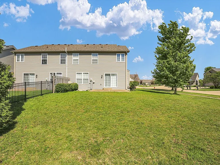 2321 Blanche Ln — Photo 33