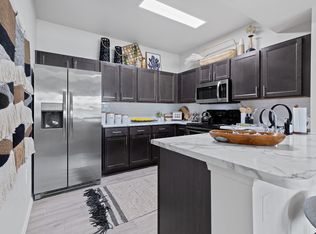 97 @ North Oak, Kansas City, MO 64155