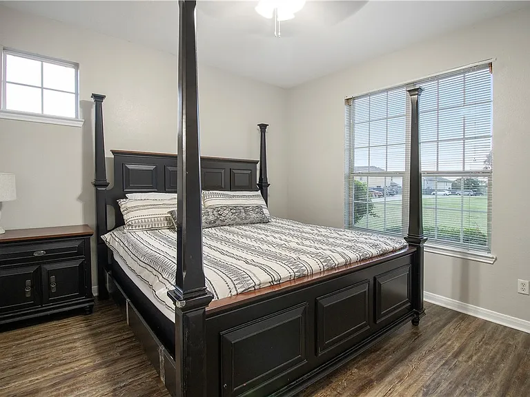 2903 McLaren Dr — Photo 22
