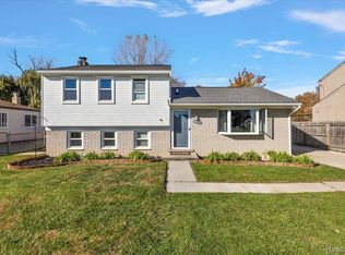 48277 Jefferson Ave, Chesterfield, MI